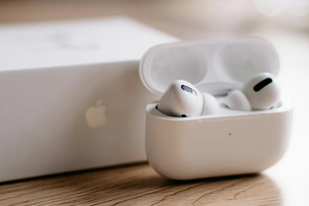 AirPods Pro 3: شایعات مربوط به تاریخ انتشار، پیش‌بینی قیمت و 5 ویژگی مورد انتظار — AirPods Pro