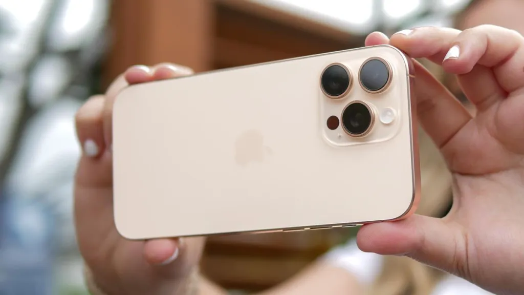 آیا قصد مهاجرت از سری ۱۳ به آیفون ۱۶ دارید؟ ۷ ویژگی برتر iPhone 16 Pro Max که ارزش بروزرسانی دارد — iPhone 16