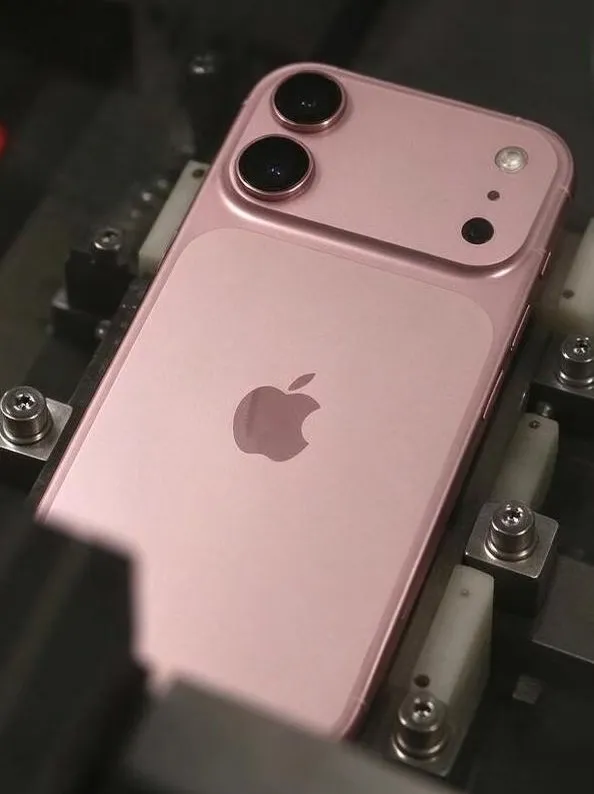 احتمال بازگشت رنگ Rose Gold به آیفون ۱۸